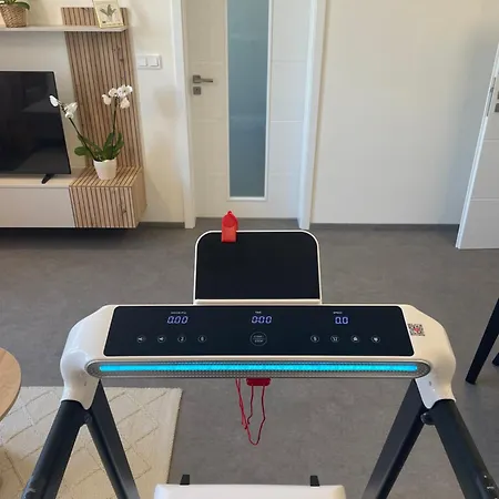 Designovy S Vyhledem Na Reku 아파트