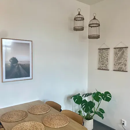 Designer With River View Appartamento